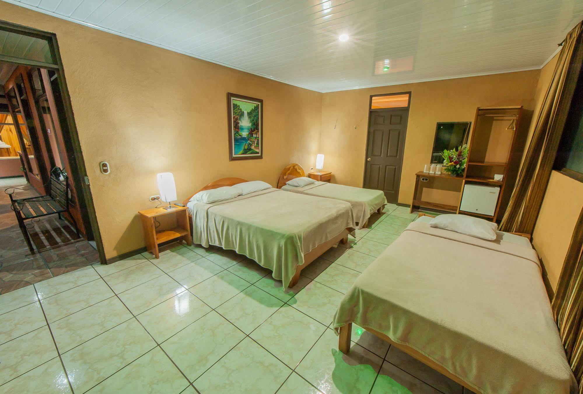 Cabinas Eddy B&B Монте-Верде Экстерьер фото